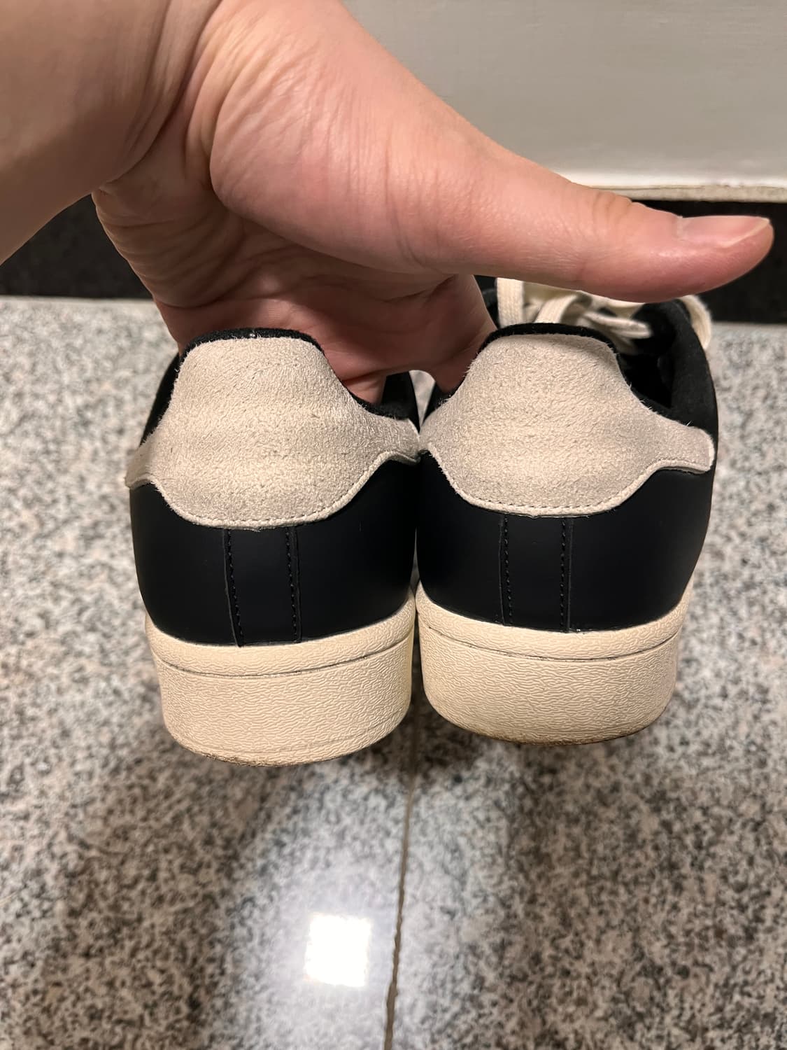 [세일]아디다스 슈퍼스타 82 블랙 화이트 270cm 상품이미지5