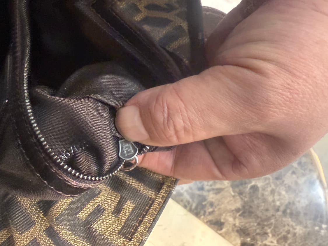 정품 펜디 주카 숄더백 팝니다 상품이미지9