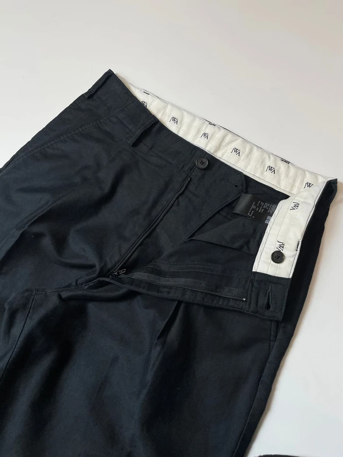 JW앤더슨 x 유니클로 핀턱 스트레이트 치노 팬츠 PN9281 상품이미지3