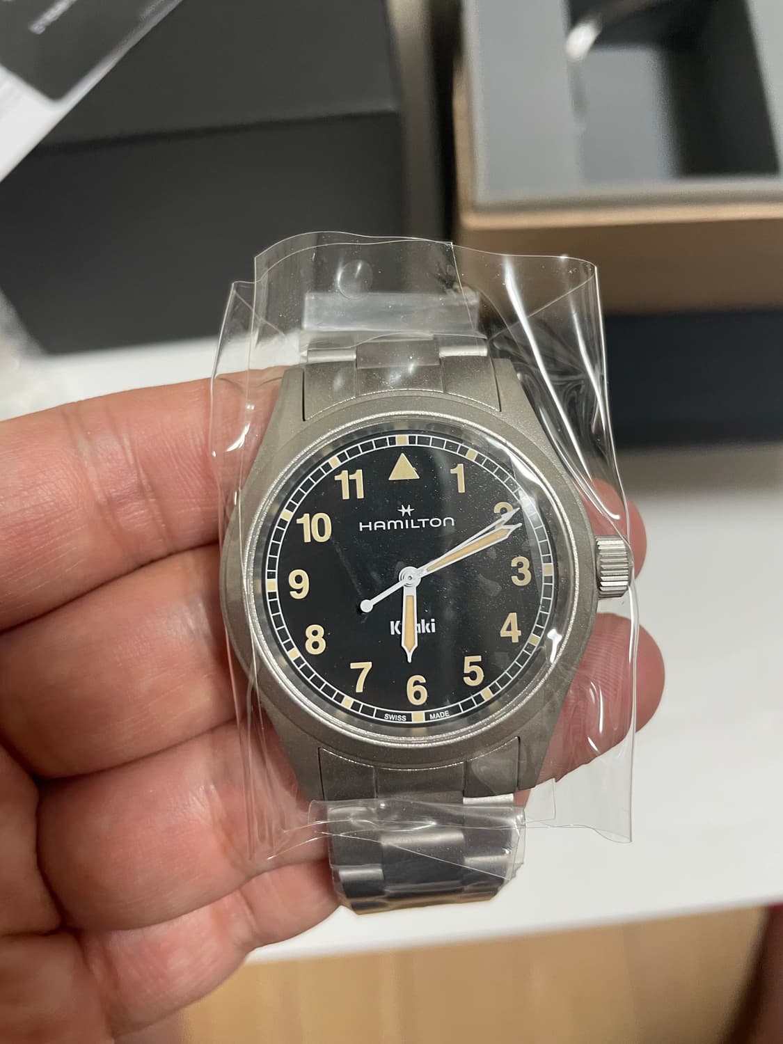 해밀턴 카키필드 38 블랙 다이얼 쿼츠 메탈 새제품 상품이미지3