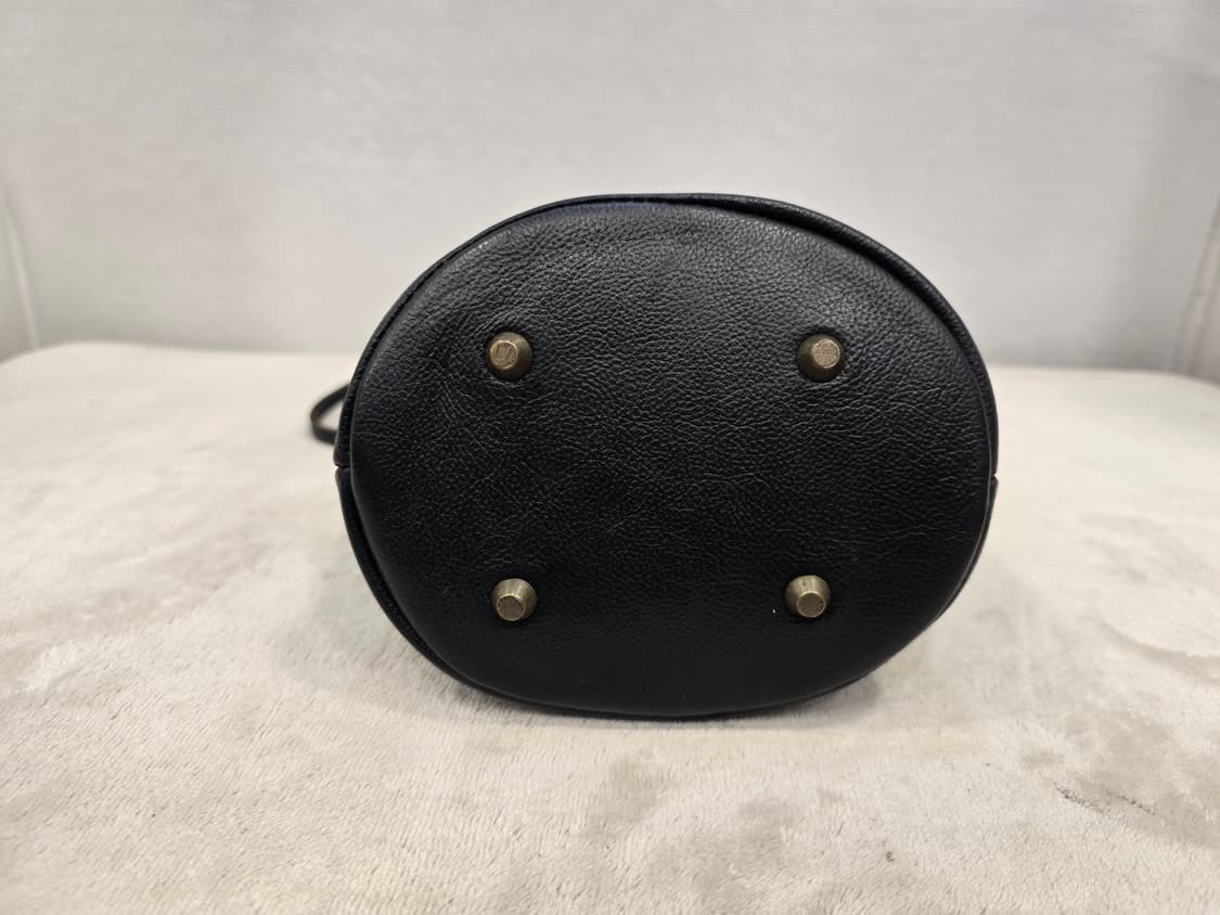 유르트 YURT 쁘아송 블랙 가죽 크로스백 가방 상품이미지7