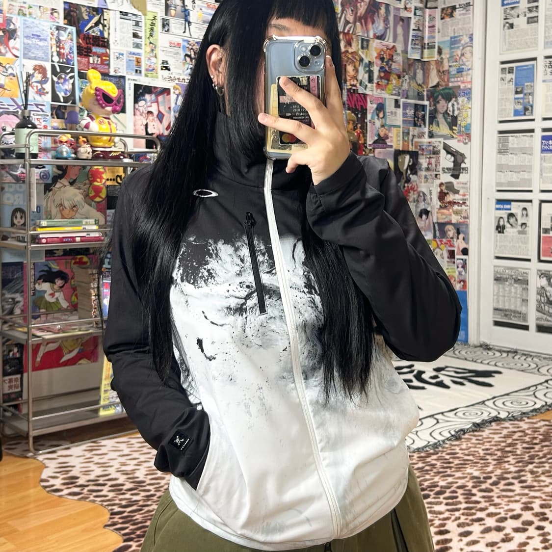 JPN 오클리  블랙 앤 화이트 폴리 집업 상품이미지2