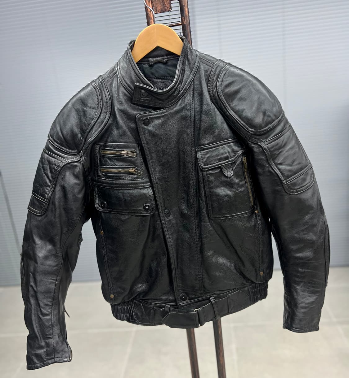 카도야(Kadoya) 라이더 가죽 재킷 상품이미지1