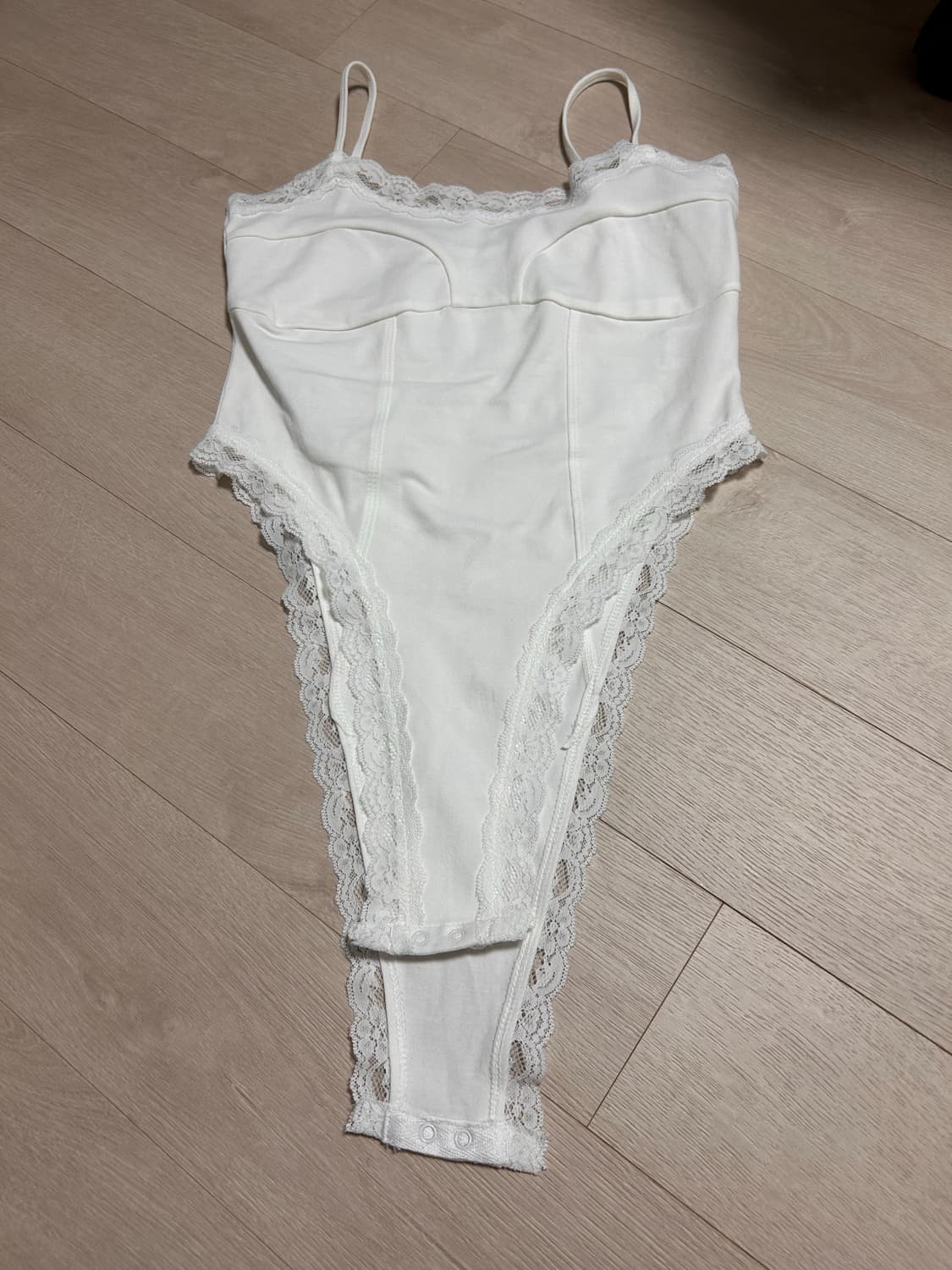 쓰리타임즈 에블린 레이스탑 evelyn lace top 상품이미지2