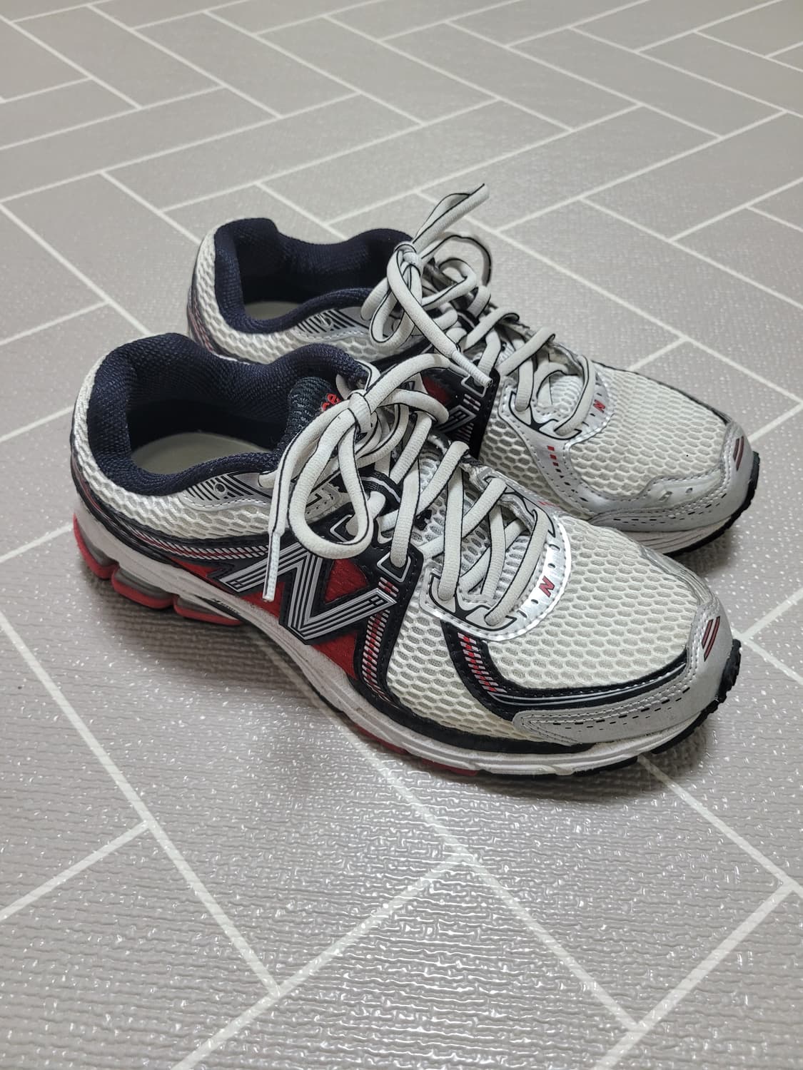 뉴발란스 860v2 화이트레드 240 상품이미지1