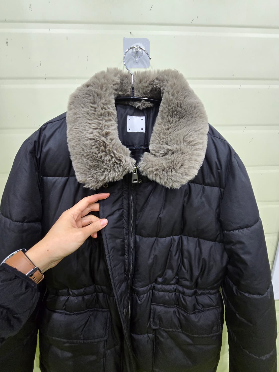 JAJU 넥 퍼 패딩 블랙 상품이미지5