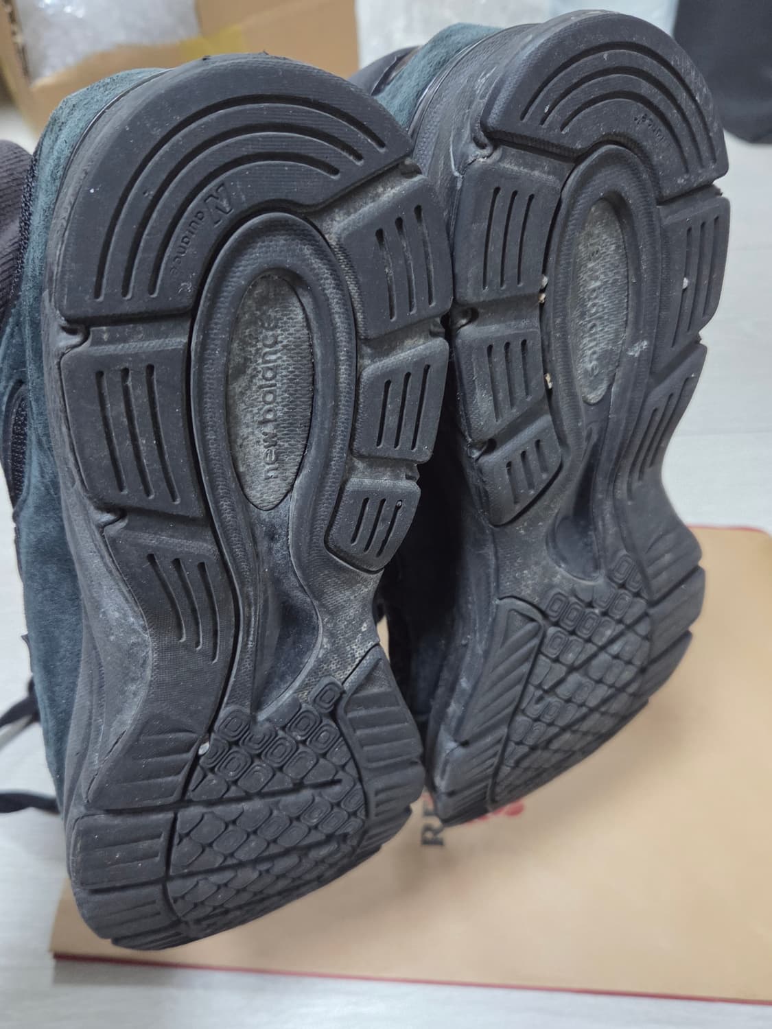 뉴발란스 990v4 트리플블랙 280 상품이미지3