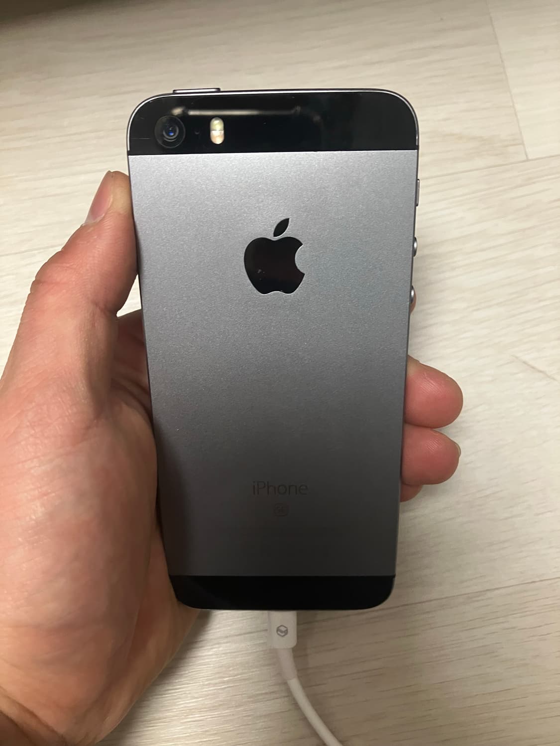 아이폰 SE 스페이스그레이 128 상품이미지3