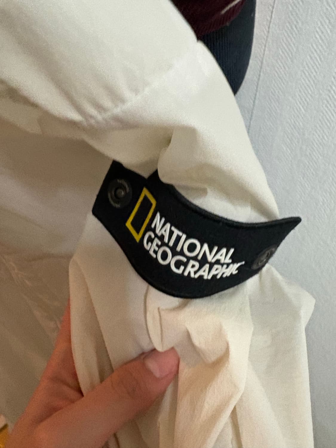 내셔널지오그래픽 아이보리 바람막이 M 상품이미지2