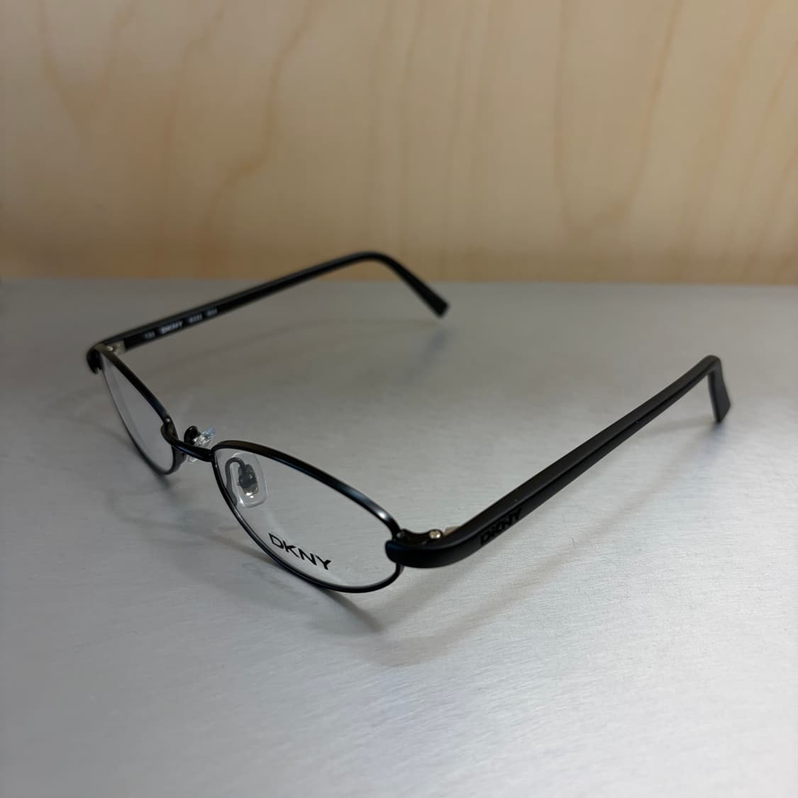 DKNY 48019 135 와인 메탈 하프림 반무테 안경 상품이미지3