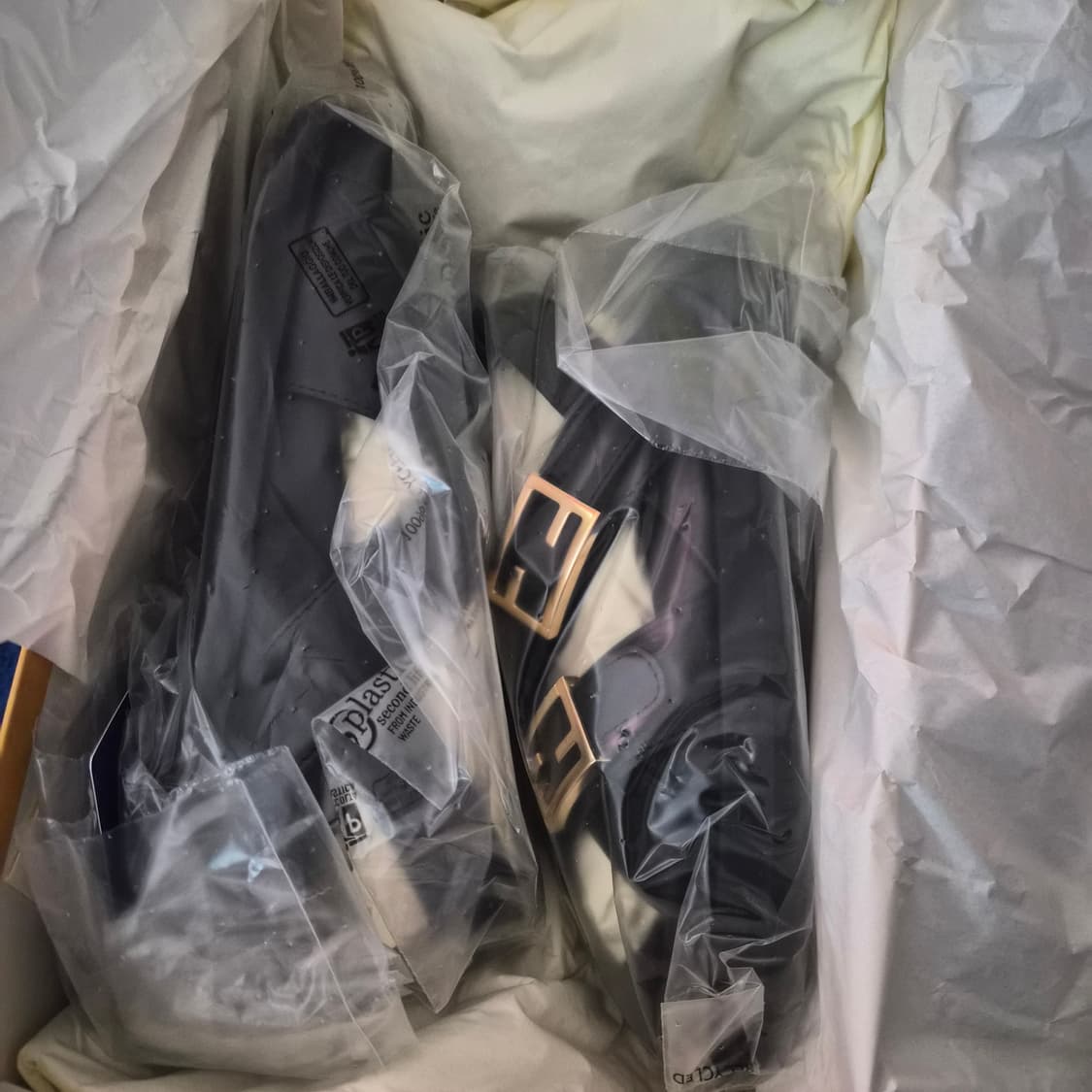 펜디 필 샌들 새상품 상품이미지4