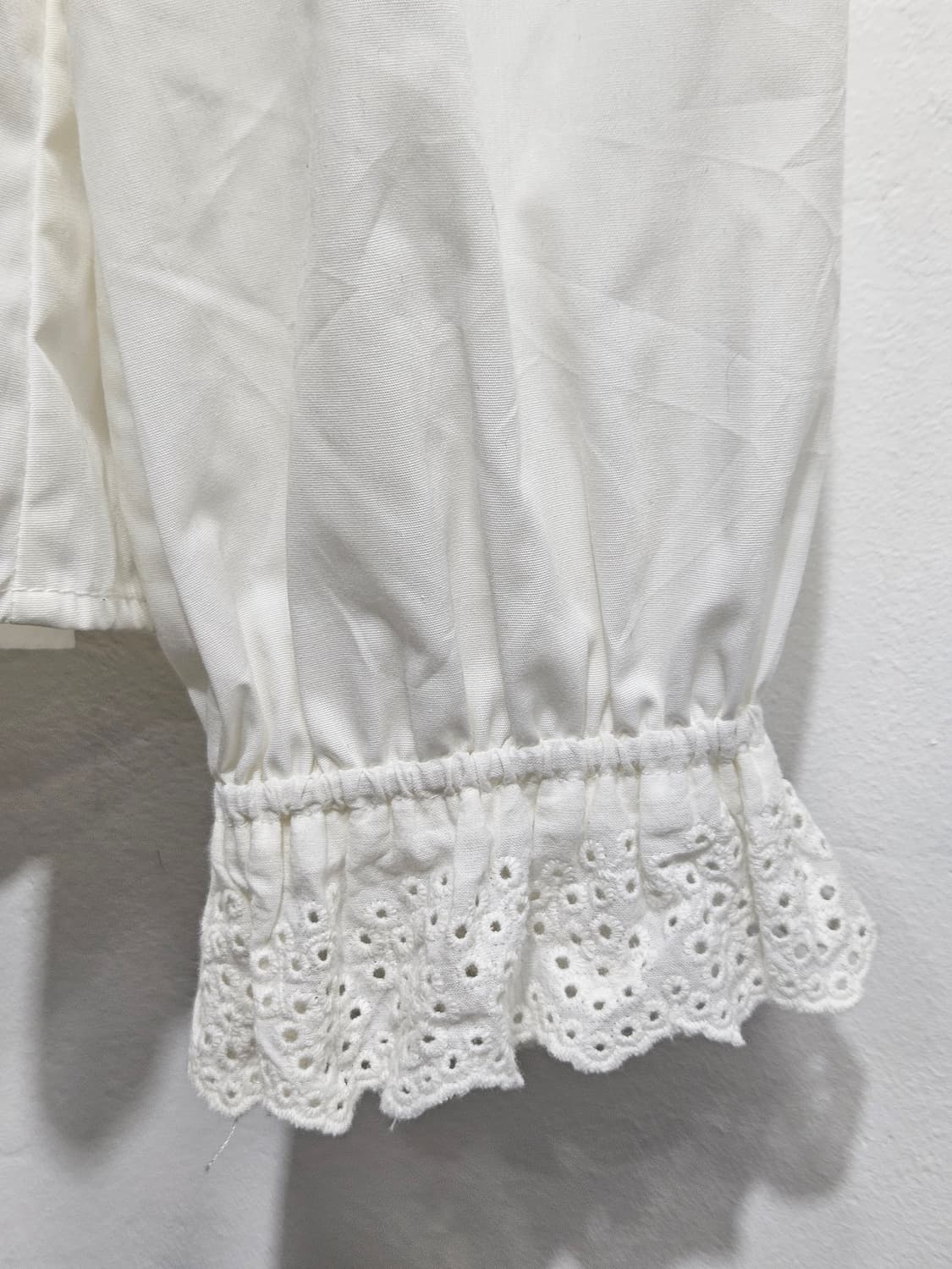 GU 면자수 프릴 디테일 블라우스 상품이미지4