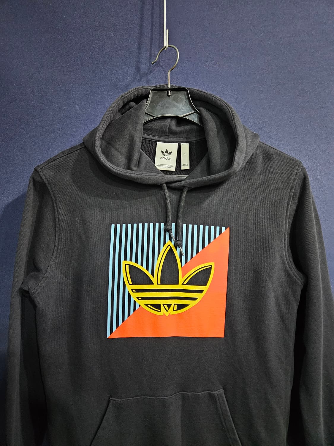 아디다스 프린팅 블랙컬러 남성 100 포켓 후드티  상품이미지7