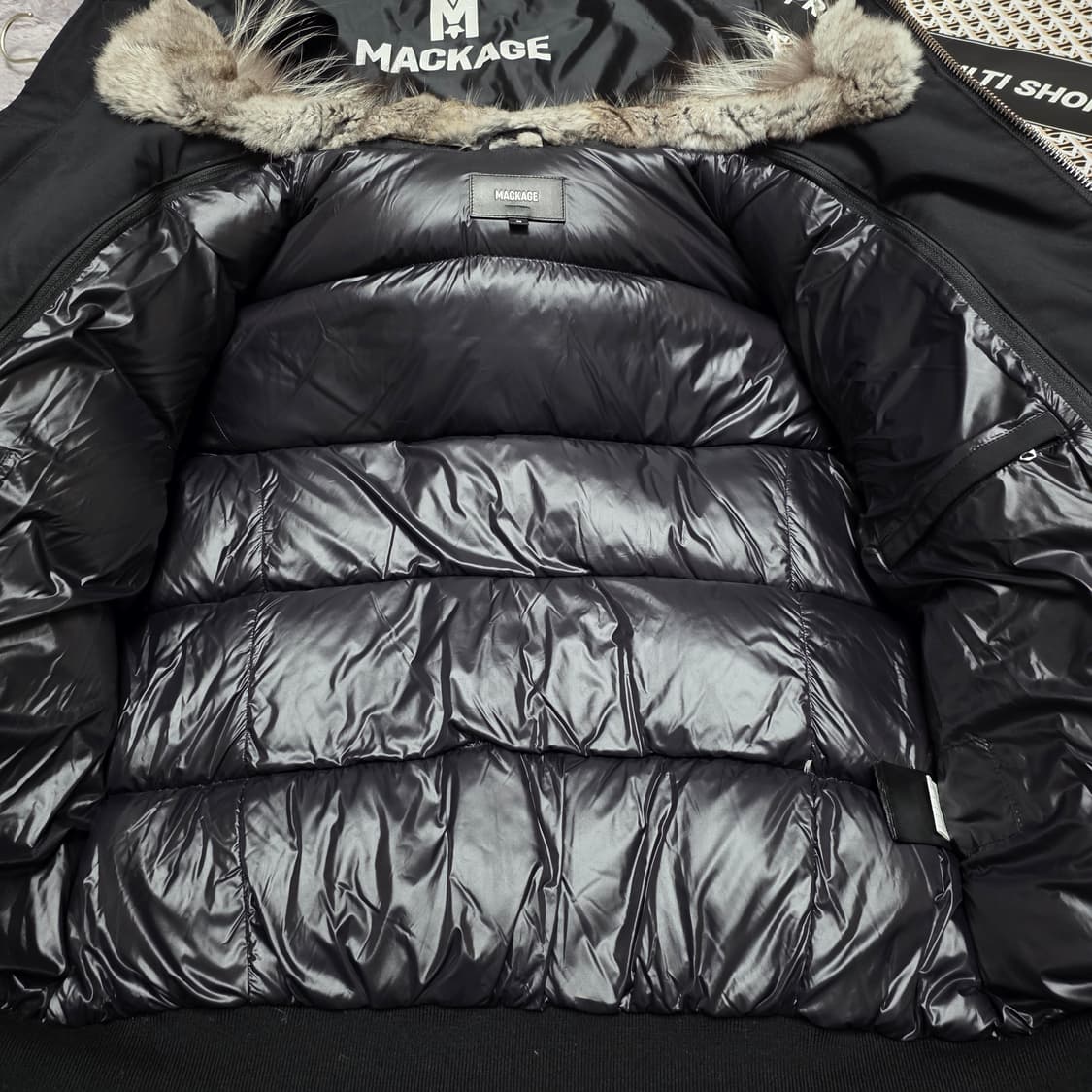 {클로젯}[42][24F/w]맥케이지 딕슨 실버퍼 숏 다운 패딩 상품이미지5