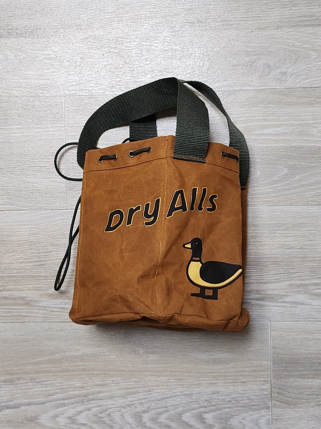 휴먼메이드 드로우스트링 백 브라운 상품이미지1