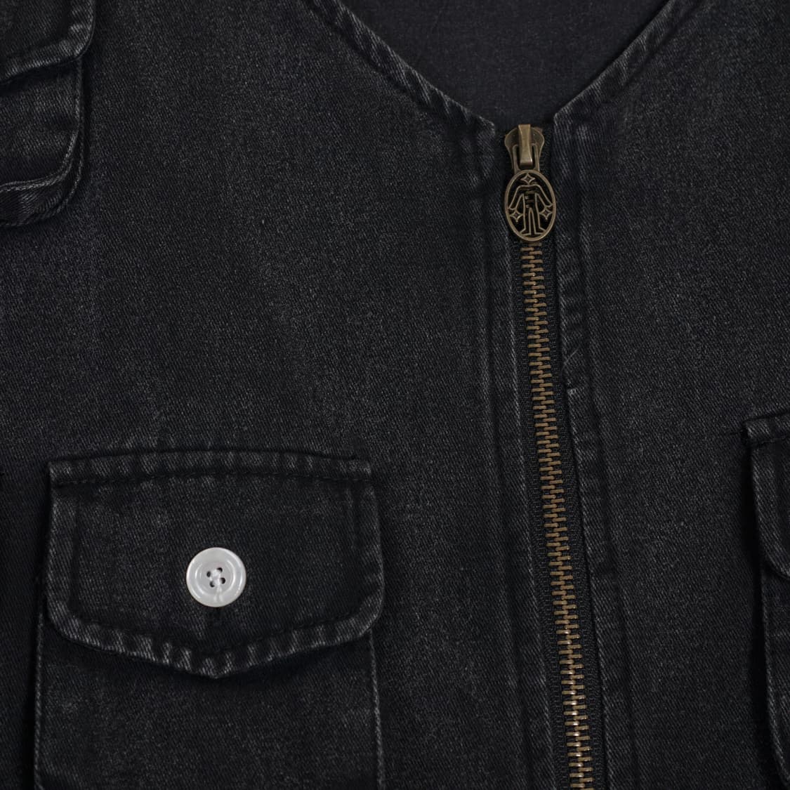 언타이틀 아트웍스 카고 데님 베스트 상품이미지8