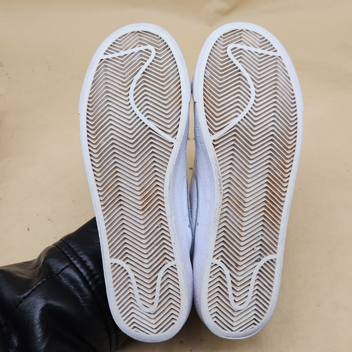 나이키 블레이저 로우 77 여성스니커즈235 상품이미지3