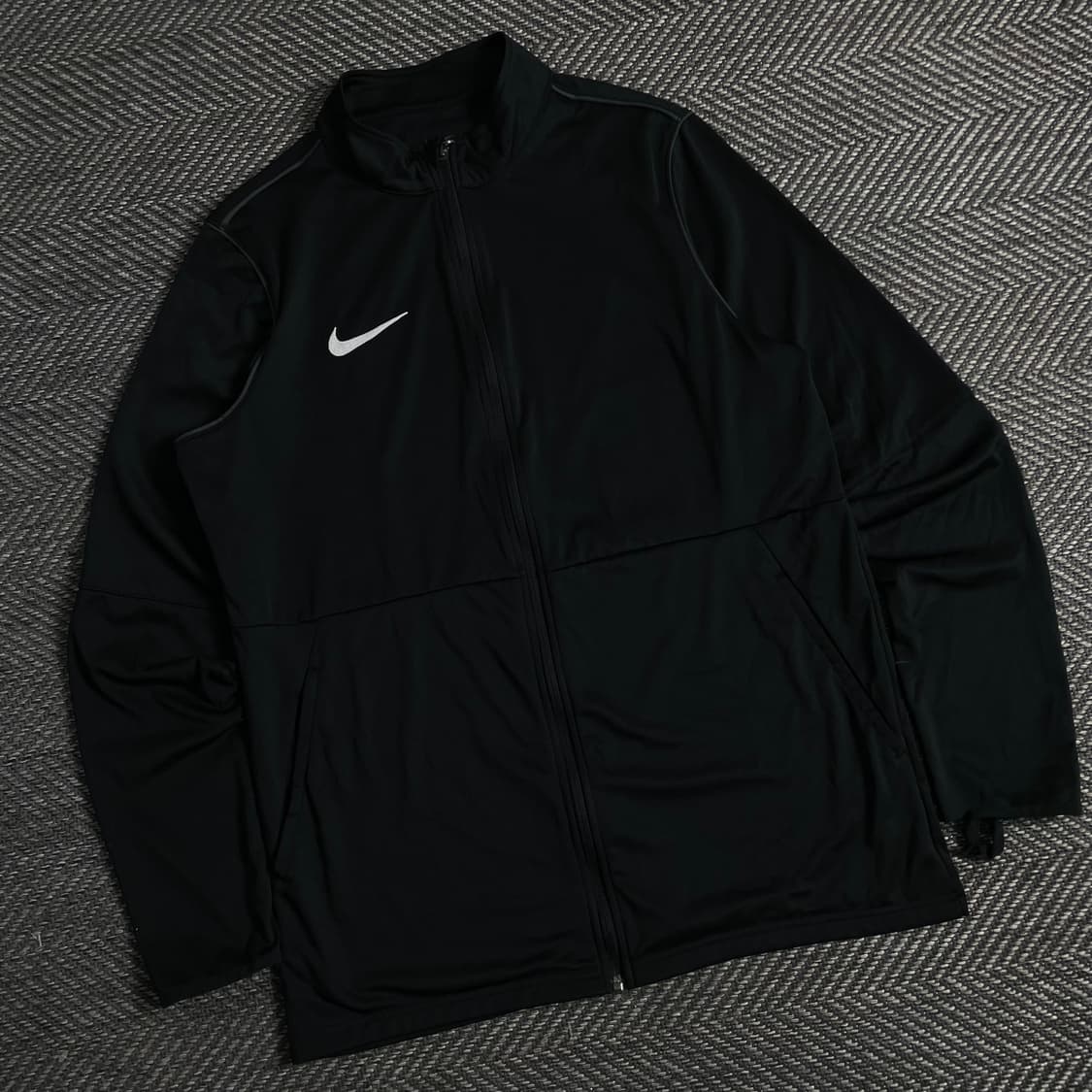 나이키 드라이핏 스우시로고 블랙 트레이닝 자켓y 3284 상품이미지1