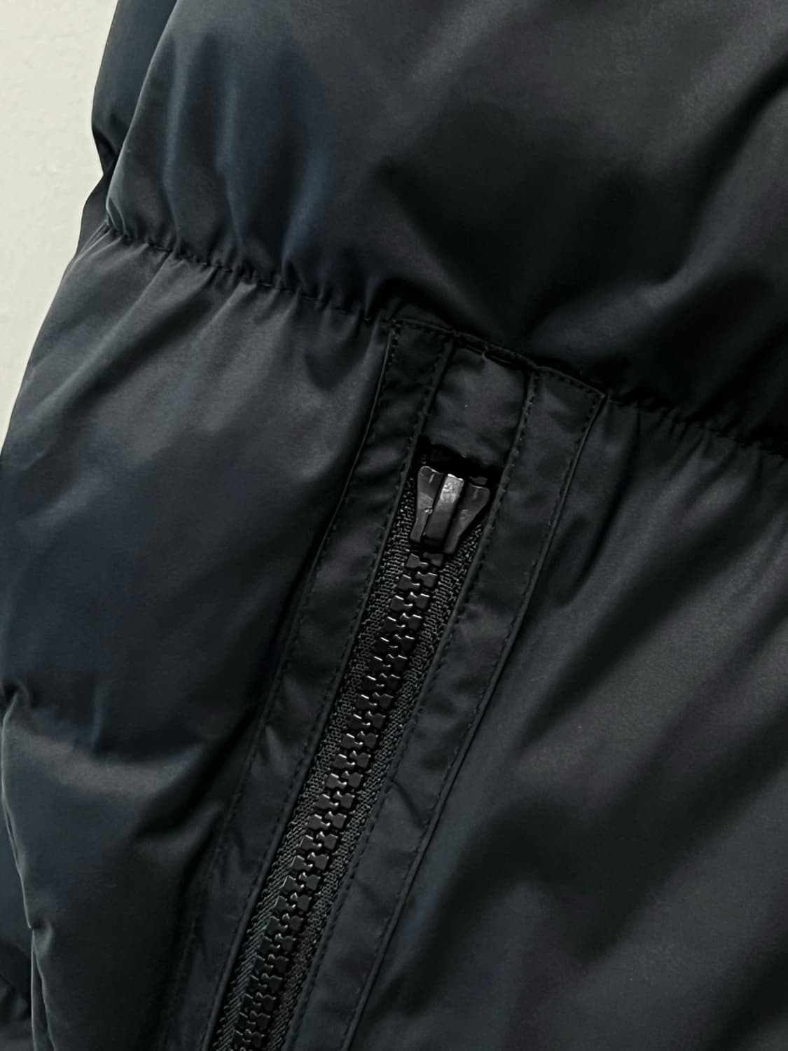 나이키 우먼스 스포츠웨어 SYN 필 스테이트먼트 패딩 재킷 블랙 상품이미지4