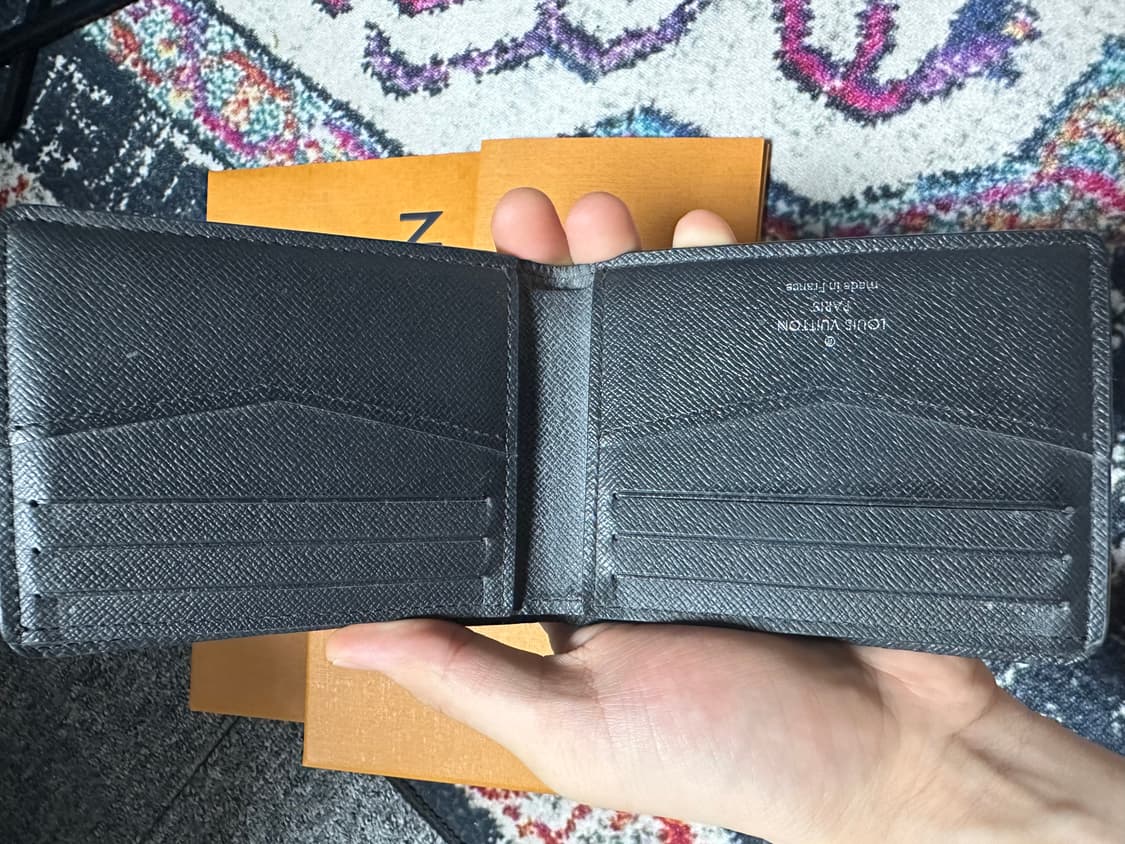 루이비통  슬렌더 월렛 모노그램 이클립스 반지갑 상품이미지4