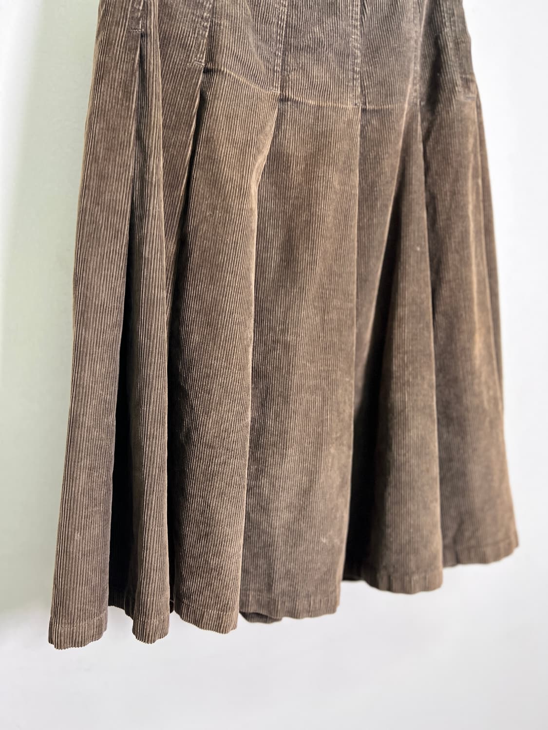 미우미우 코듀로이 플리츠 스커트 브라운 상품이미지3
