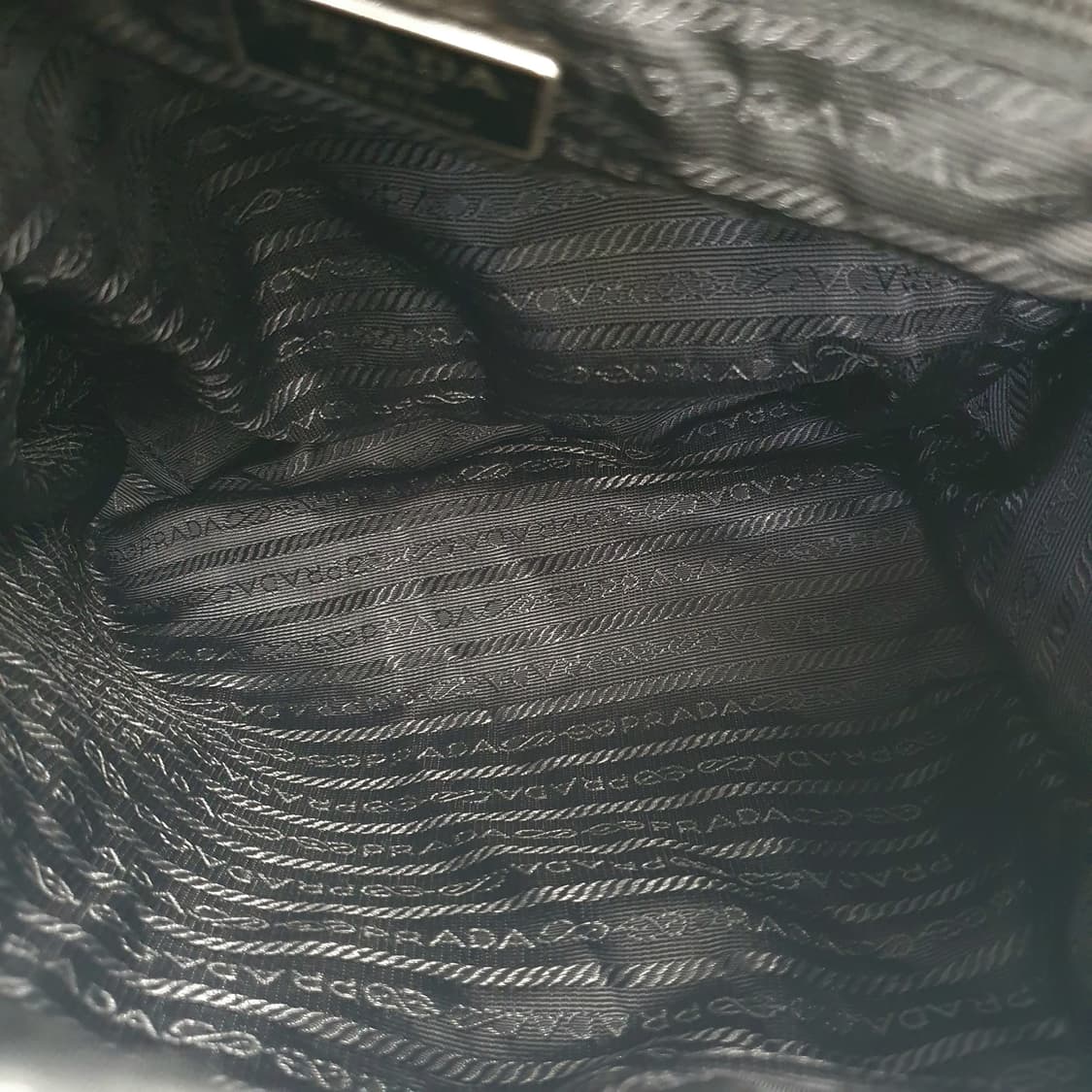 프라다 리나일론 원포켓 블랙 백팩 B4650F 상품이미지10