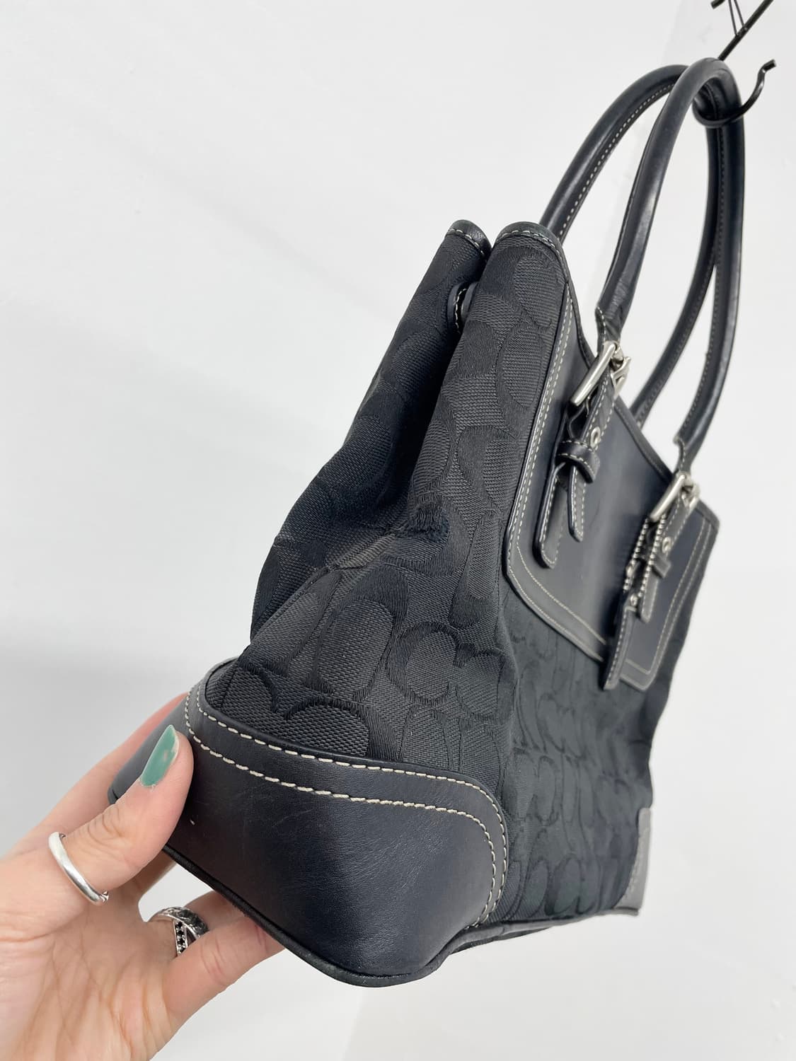 코치 블랙 자카드 숄더백 상품이미지6