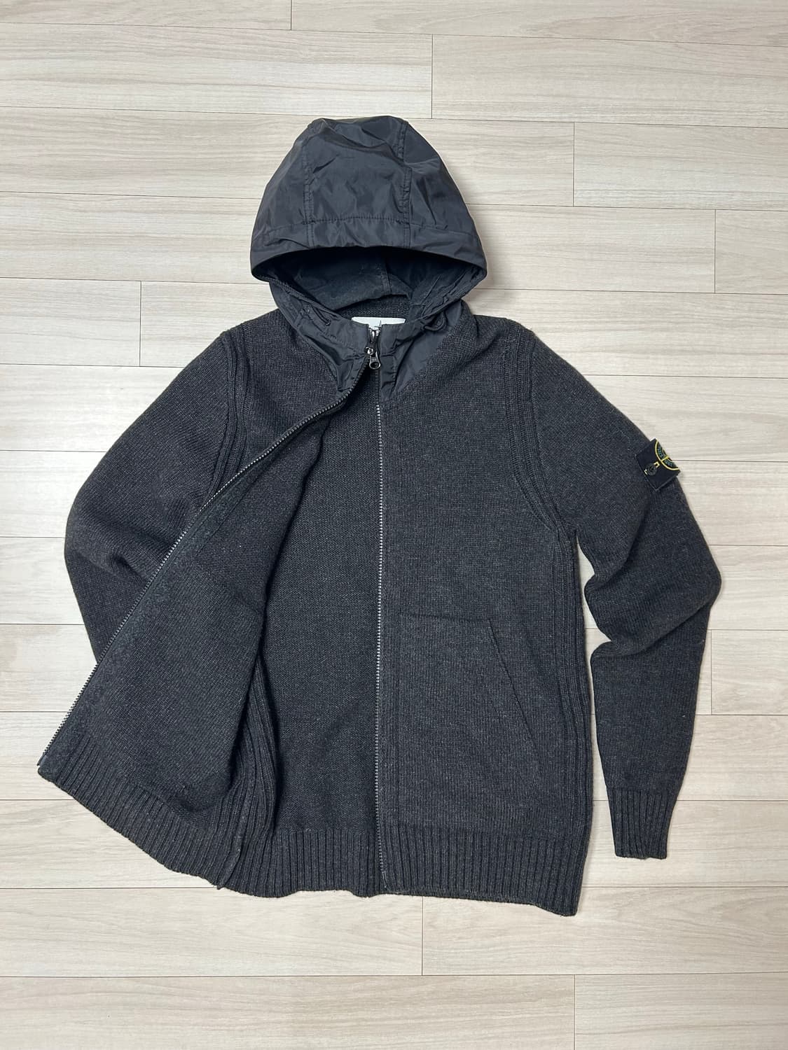 (S) 스톤아일랜드 와펜 코팅 후드집업 상품이미지2