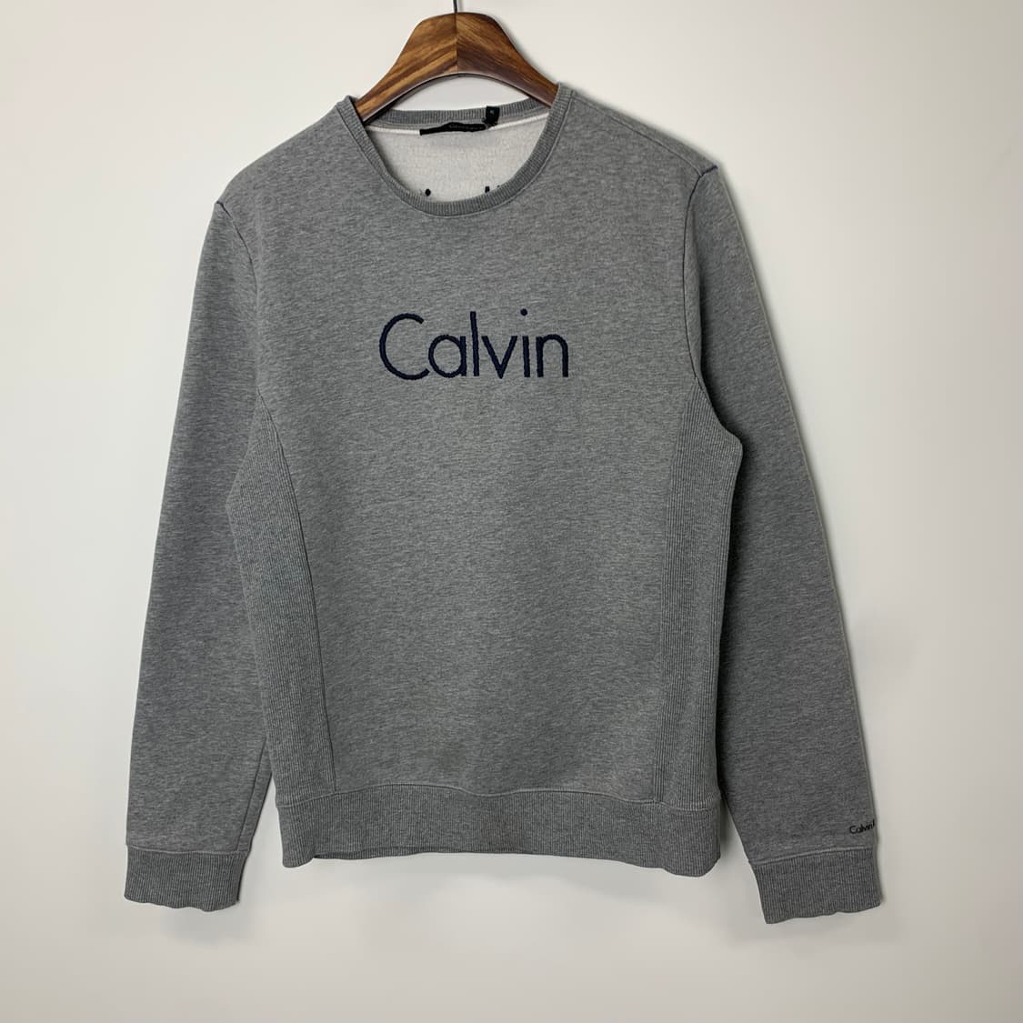 캘빈클라인 스펠아웃 그레이 맨투맨  상품이미지3