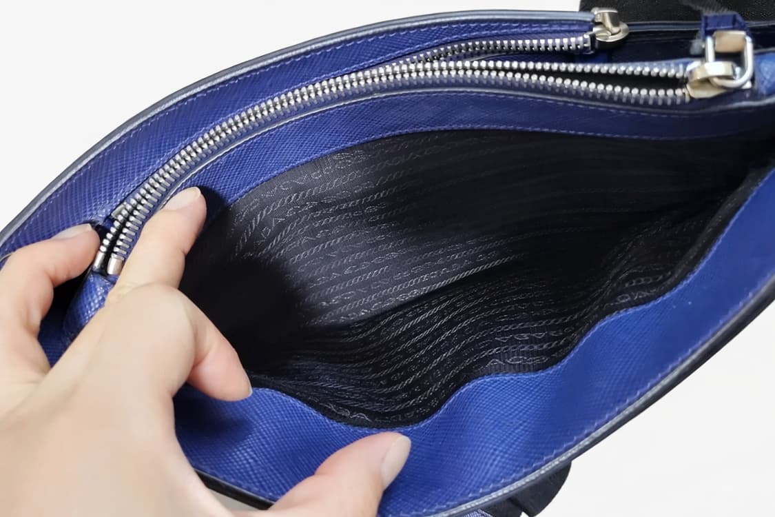 프라다 블루 사피아노 레더 크로스백 상품이미지4