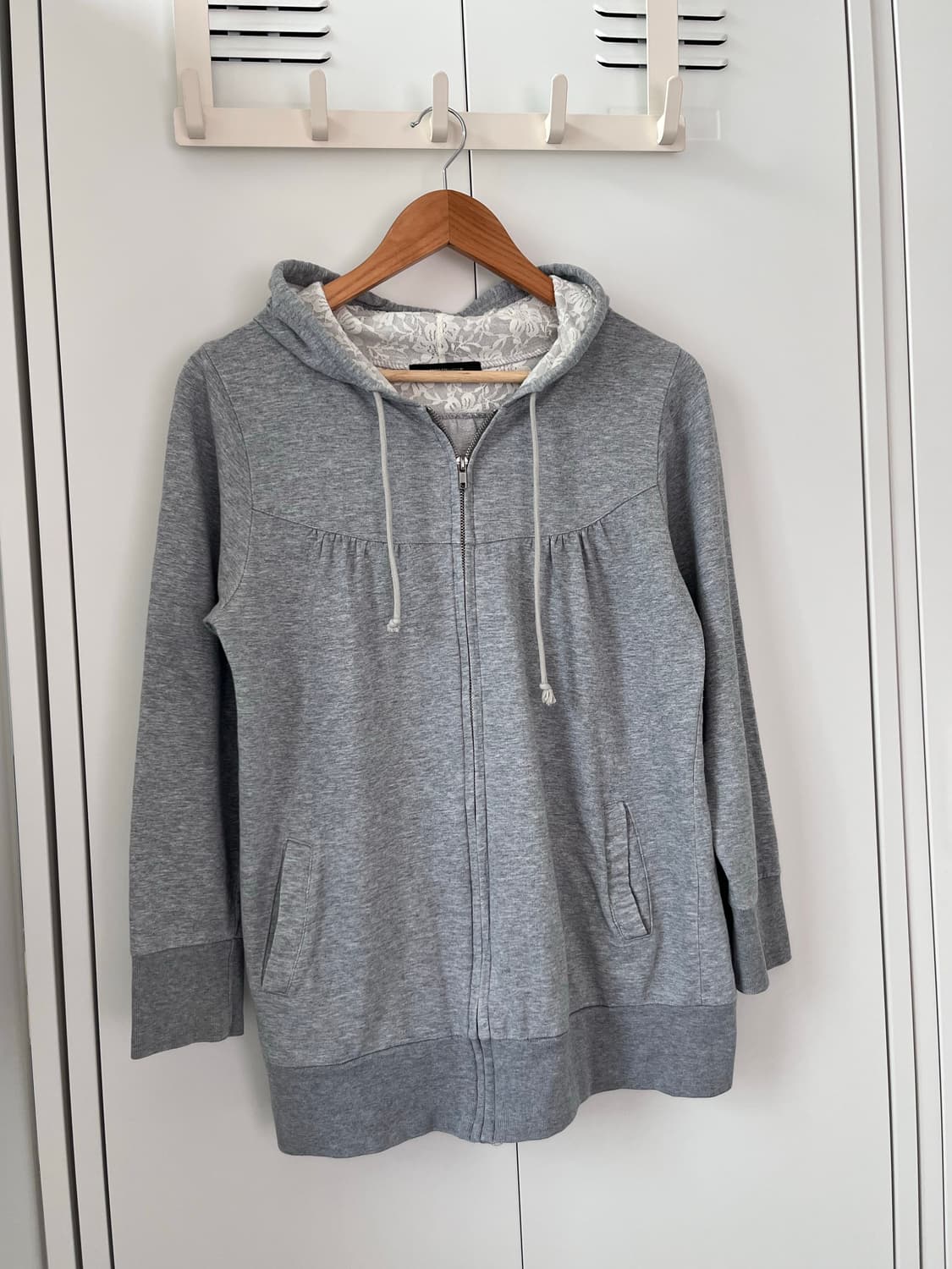 Mouth valley 레이스 핀턱 그레이 후드집업 모리걸 상품이미지4