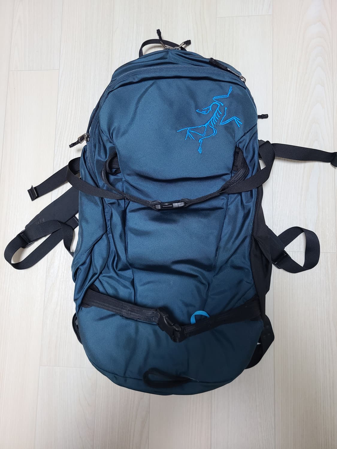 아크테릭스 퀀틱28 등산 배낭 상품이미지1