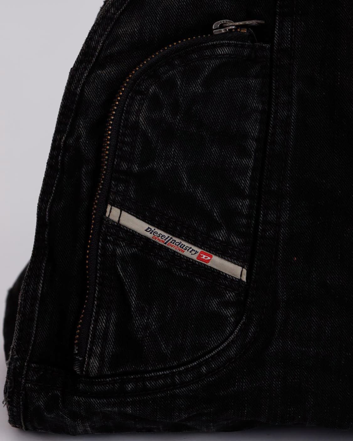 [DIESEL] 워시드 블랙 데님 숄더 백 상품이미지4