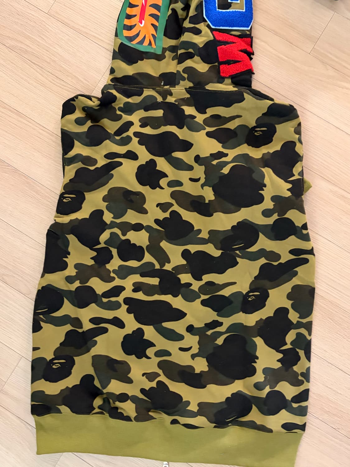 베이프 카모 샤크 후드집업 L (새상품) 상품이미지2