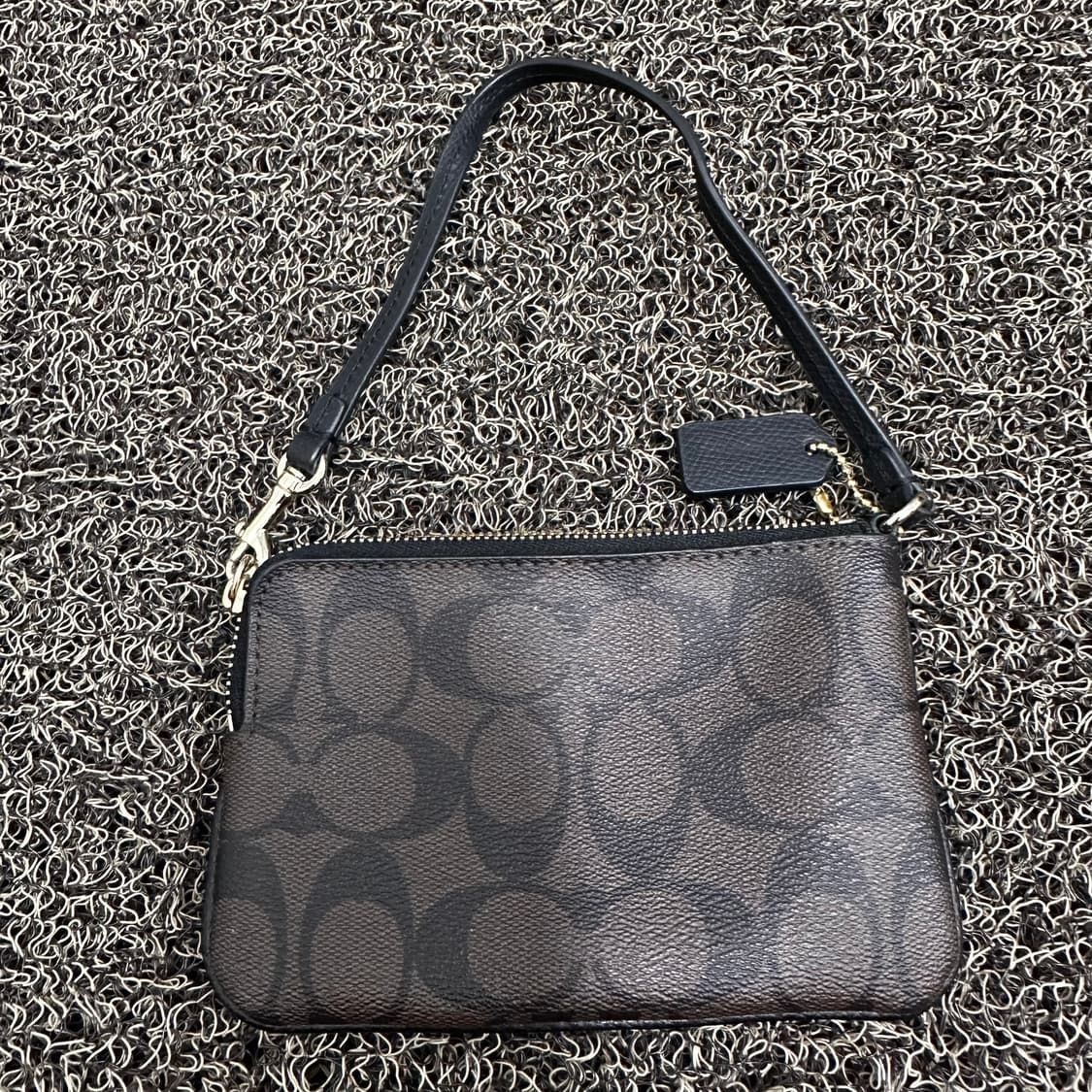 COACH 코치 미니파우치 시그니처 가죽 손목지갑 상품이미지5