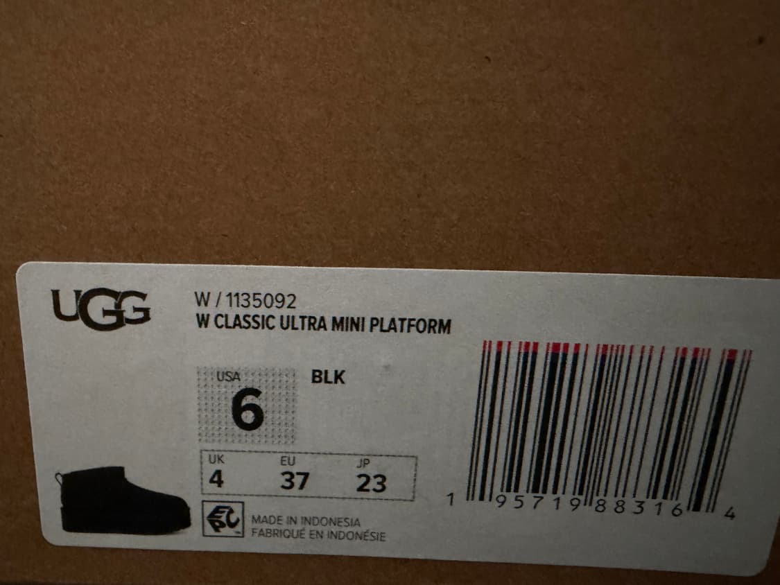 어그 클래식 울트라 미니 플랫폼 부츠 블랙 230 상품이미지4