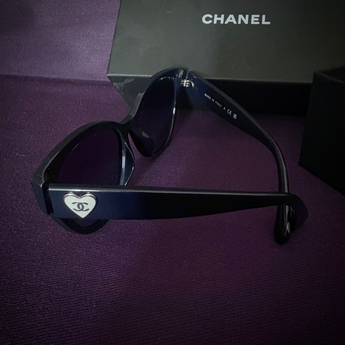 CHANEL Heart Logo Sunglasses 샤넬 하트 상품이미지2