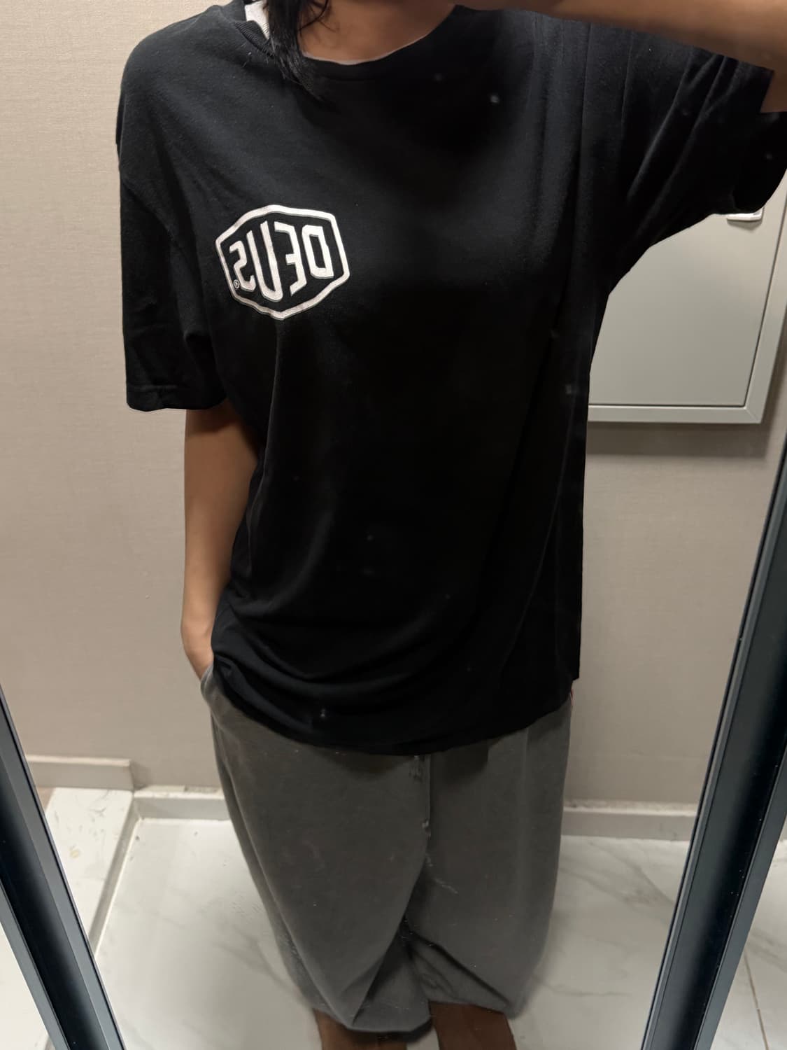 데우스 블랙 반팔티 xl (뒷면 프린팅) 상품이미지1