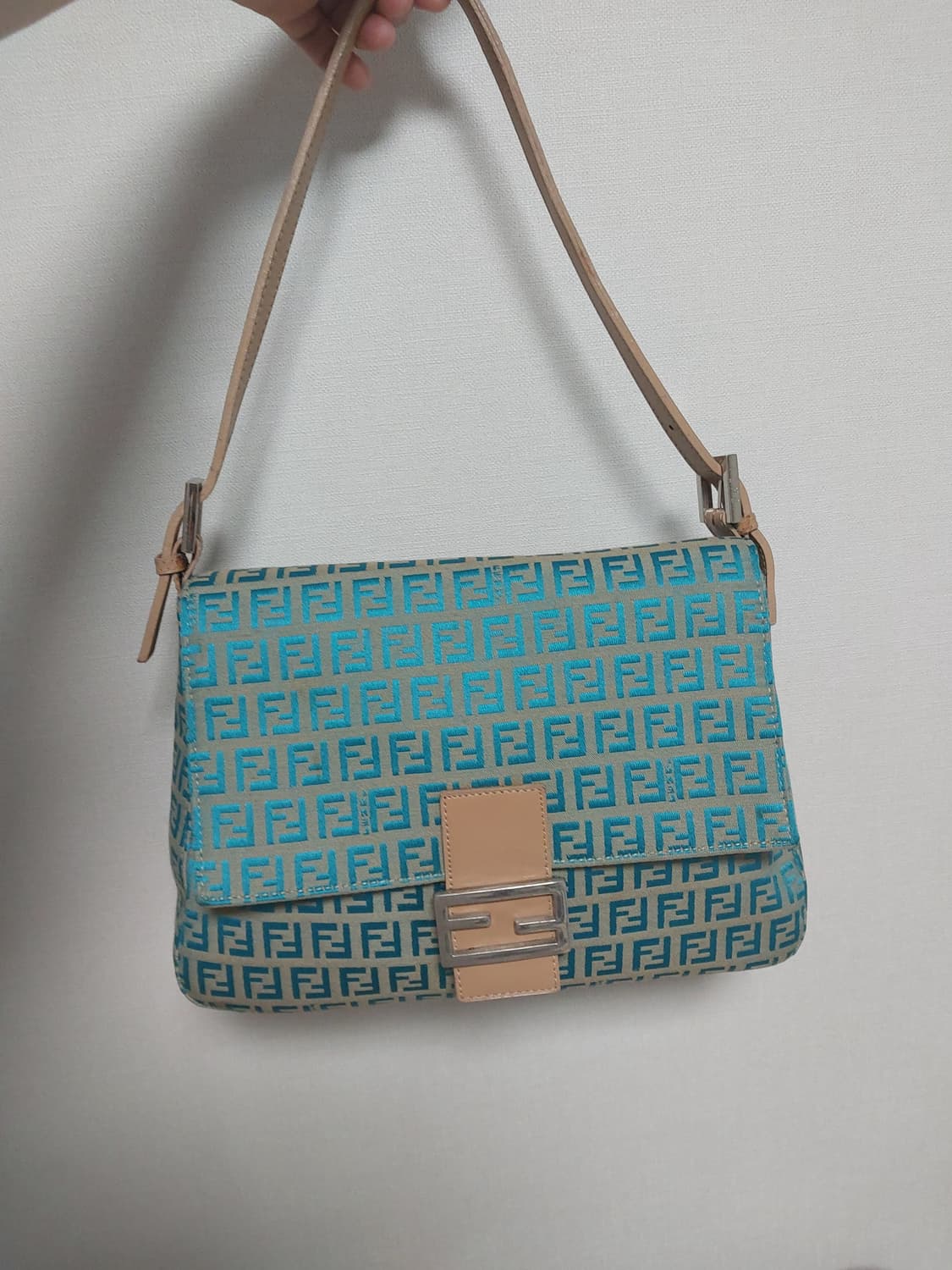 Fendi bag 펜디 바게트백 맘마백 희귀컬러 🩵 상품이미지1