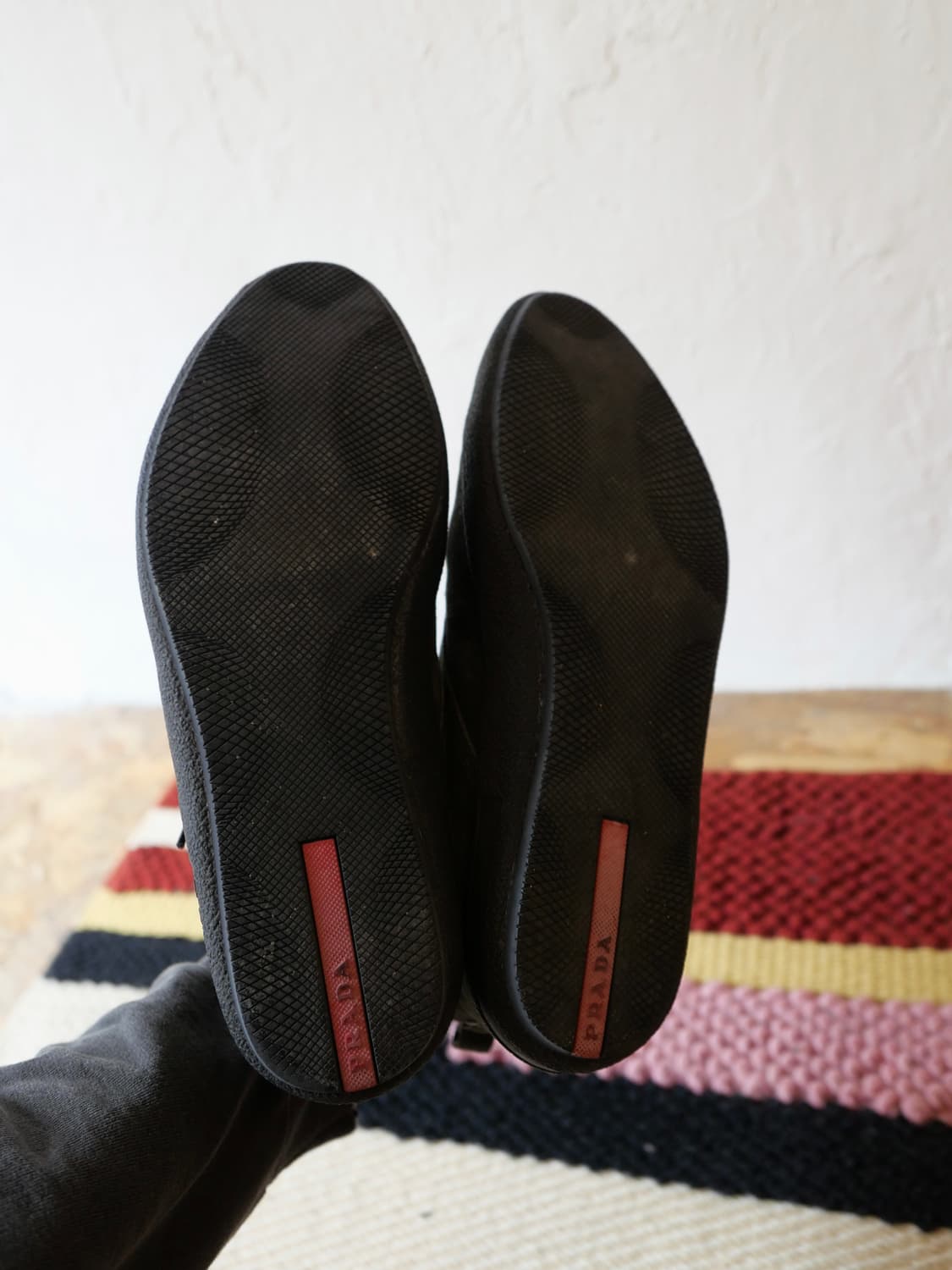 프라다 스포츠 스웨이드 퍼 스니커즈 상품이미지5