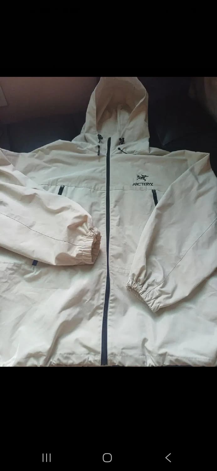 아크테릭스 바람막이 L사이즈 정품 상품이미지1