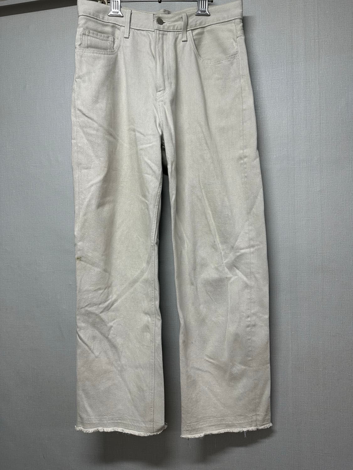 유니클로 흰 청바지 상품이미지1