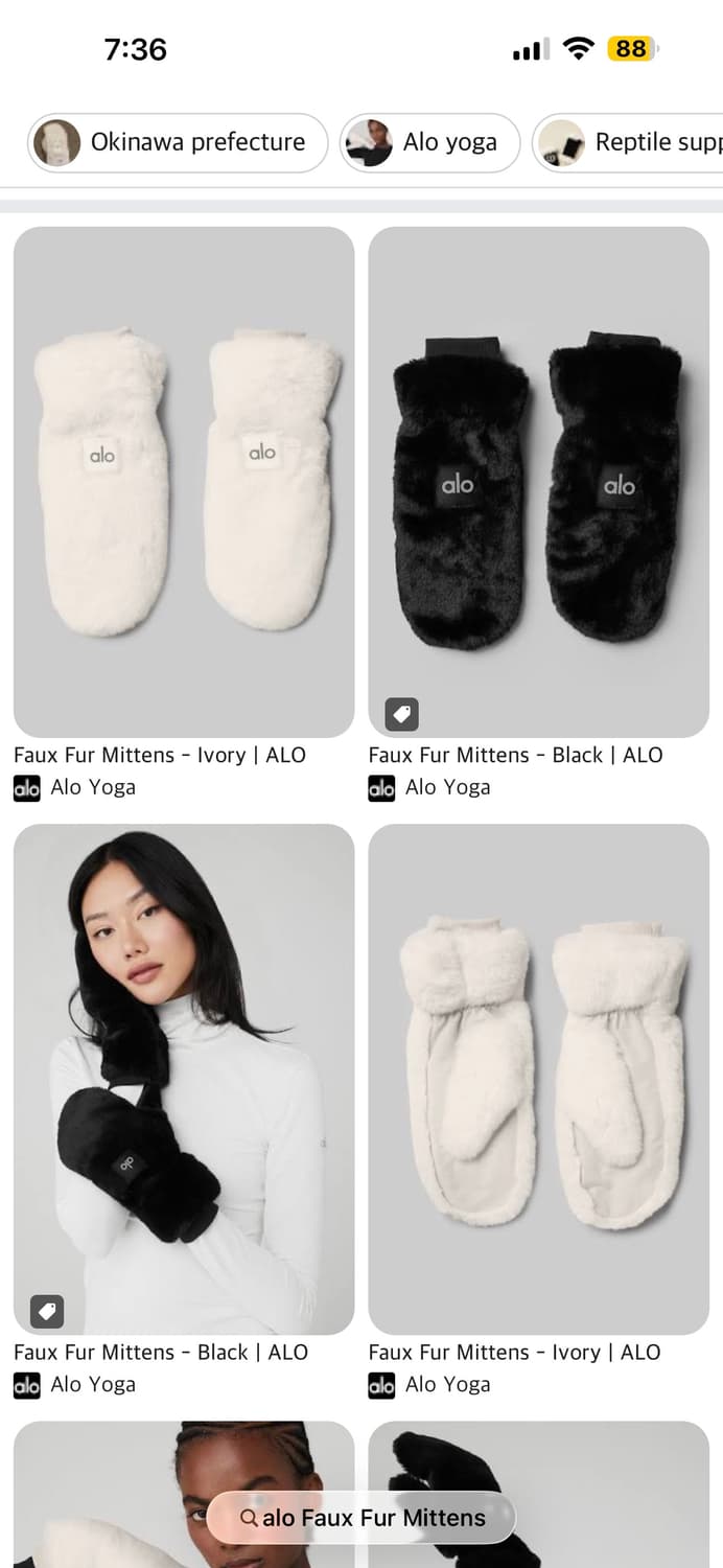 Alo Yoga Faux Fur Mittens 털장갑, 알로 패딩 버킷햇 상품이미지2
