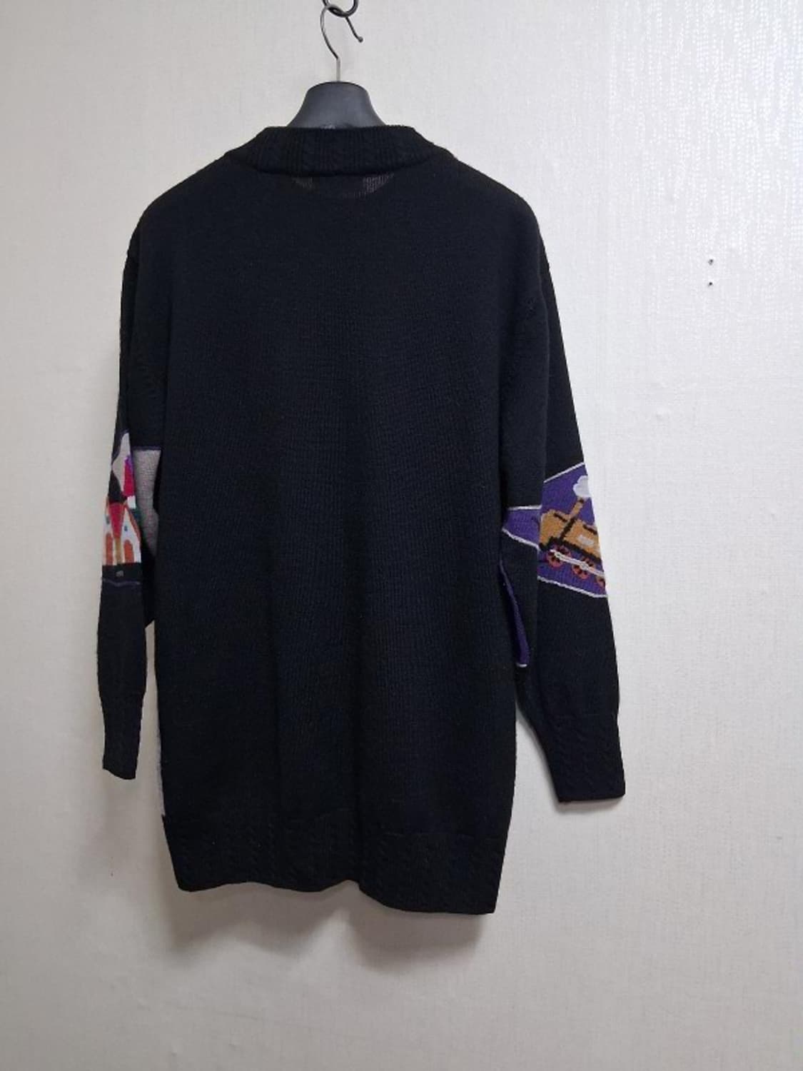 ALTMODER 칼라플 풍경화 입체자수 폼폼 순모 울 니트 루즈핏 프리
 상품이미지3