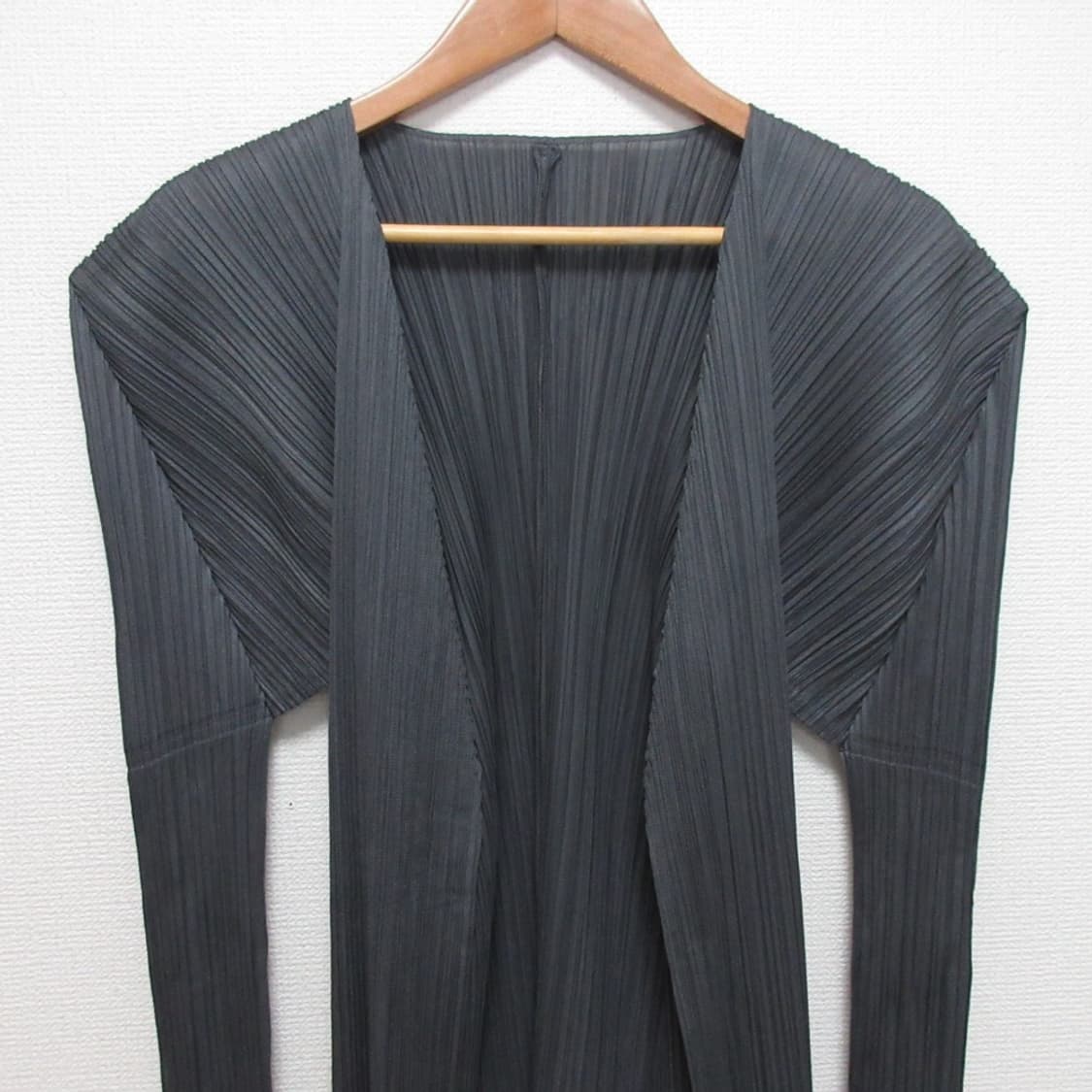 이세이미야케 플리츠 플리즈 가디건 그레이 4 상품이미지3