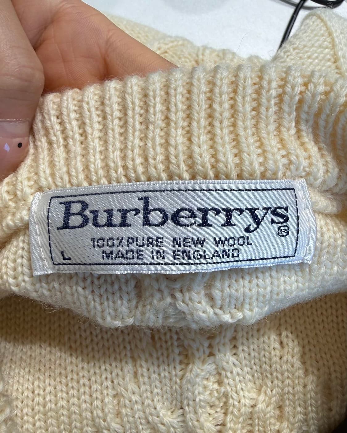 버버리 아이보리 크레스트 로고 케이블 니트  상품이미지8