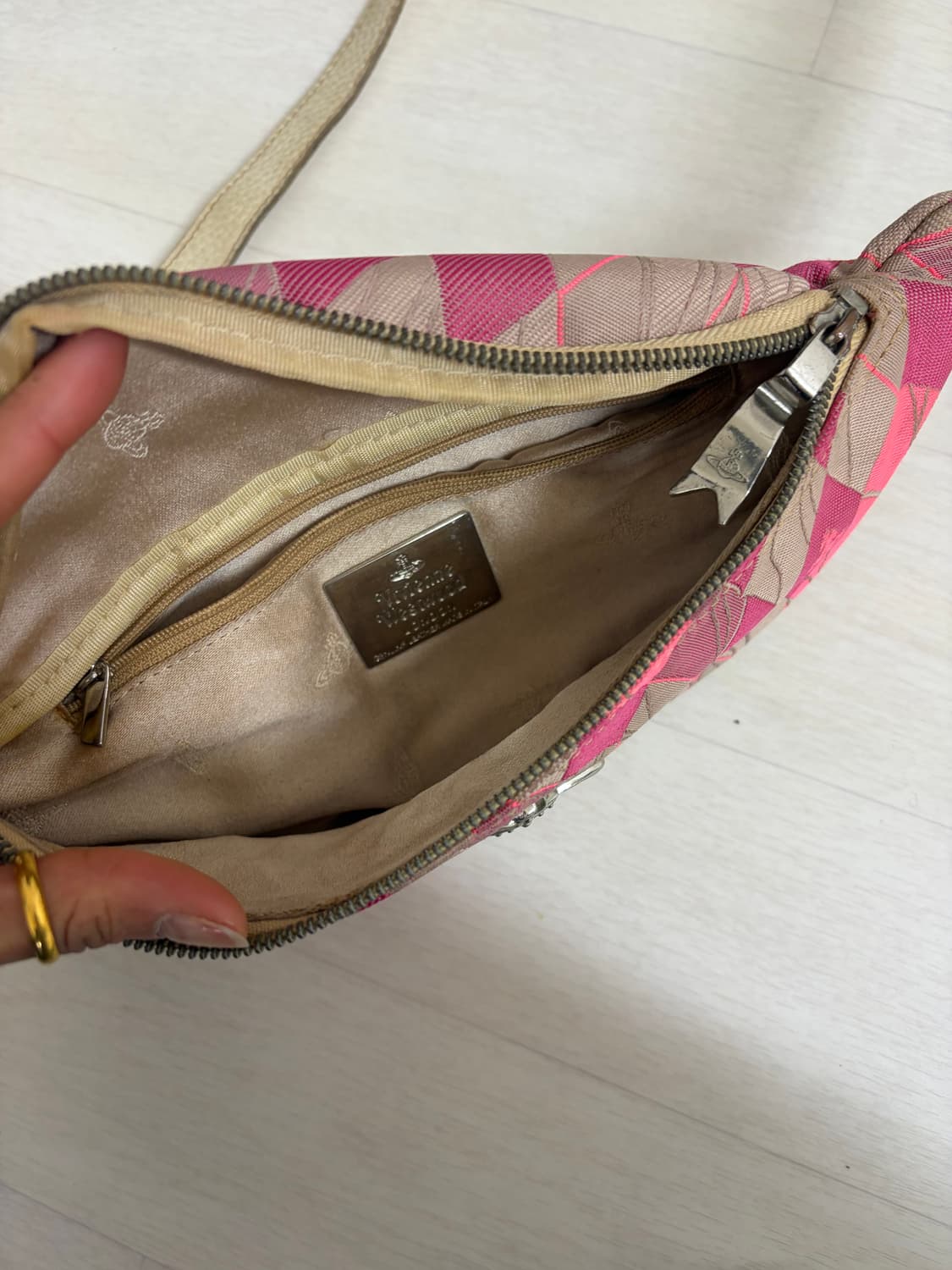  비비안웨스트우드 슬링백 힙색 정품 상품이미지2