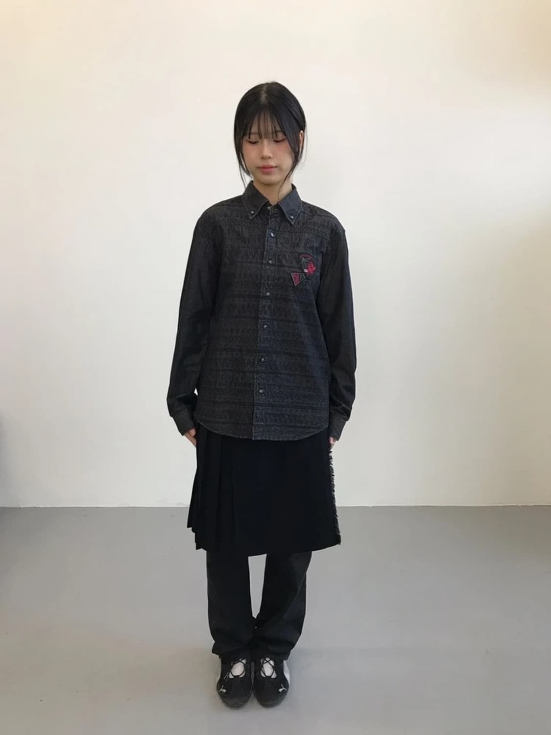 CAPRI Embroidered Pattern Shirt 상품이미지2