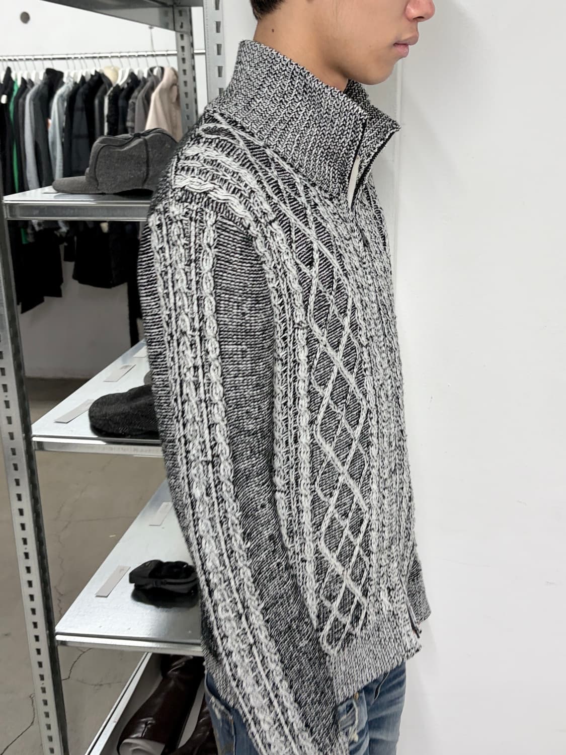 시멘틱 디자인 트위스티드 니트 집업 상품이미지3