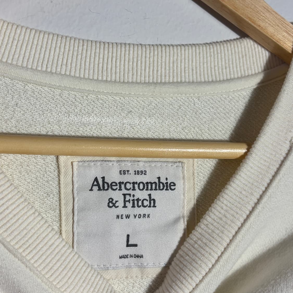 아베크롬비 아이보리 맨투맨 (무료배송) 상품이미지2